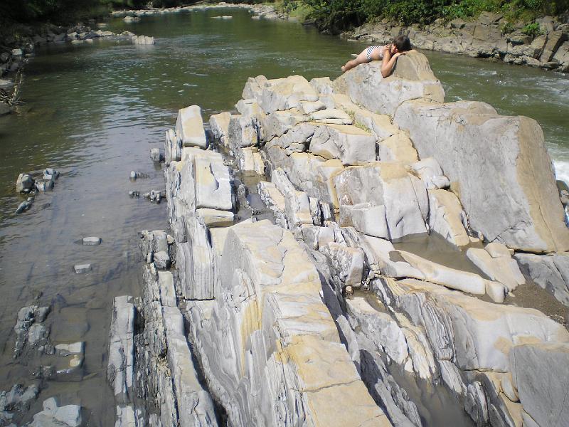 wakacje2008 086.jpg - ... na kamiennych półkach